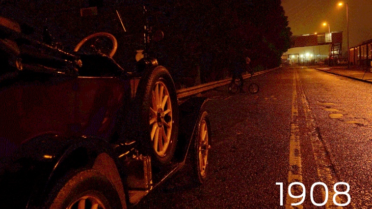 Ford Model T и велосипедист