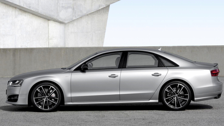 Audi S8 Plus текущего поколения