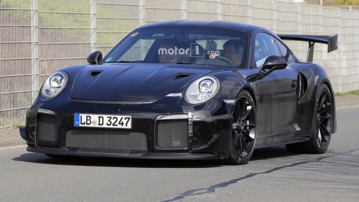 Прототип нового купе Porsche 911 GT2 RS