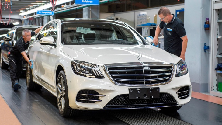 Обновленный Mercedes-Benz S-Class на заводе в Зингельфиндене