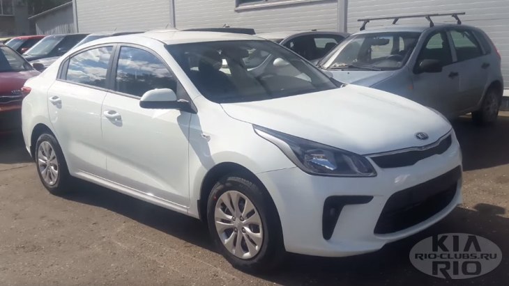 Базовая версия седана KIA Rio нового поколения Базовая версия седана KIA Rio нового поколения