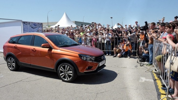 Первый публичный показ универсала LADA Vesta SW Cross Первый публичный показ универсала LADA Vesta SW Cross