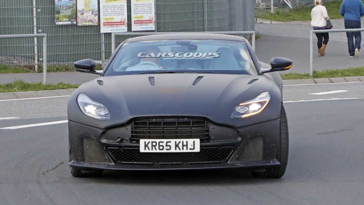 Прототип «заряженного» купе Aston Martin DB11 S