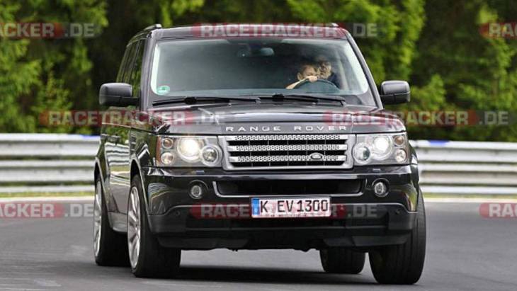 Ребёнок за рулём Range Rover Sport на Нюрбургринге Ребёнок за рулём Range Rover Sport на Нюрбургринге