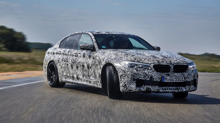 «Заряженный» седан BMW M5 нового поколения