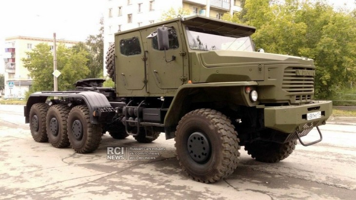 Военная модификация тягача УРАЛ-6308