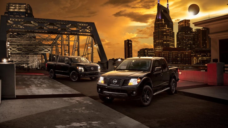 Nissan Frontier Midnight Edition и Nissan Titan Midnight Edition