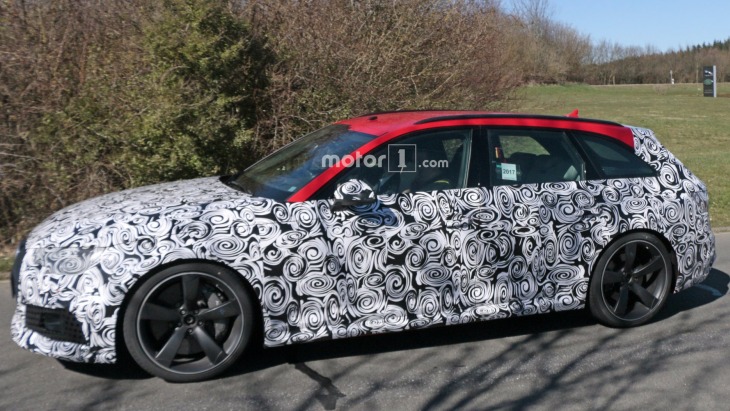 «Заряженный» универсал Audi RS4 Avant нового поколения