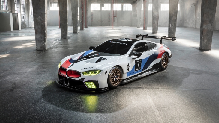 Гоночное купе BMW M8 GTE