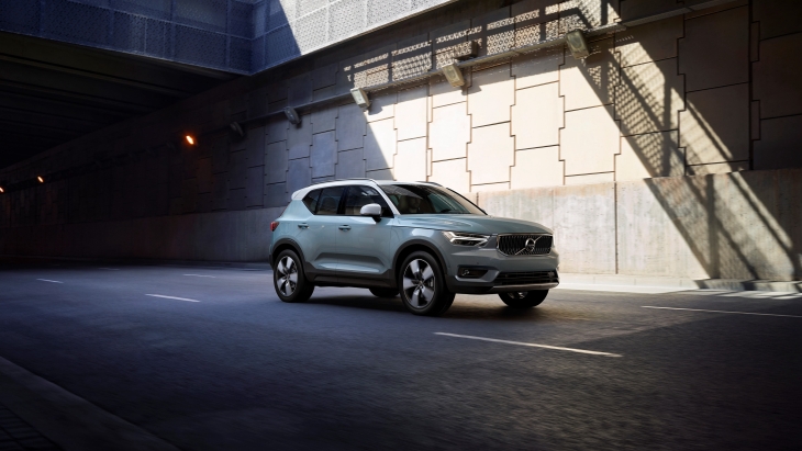 Новый серийный кроссовер Volvo XC40