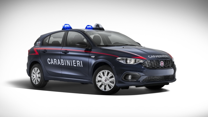Полицейский хэтчбек FIAT Tipo Carabinieri