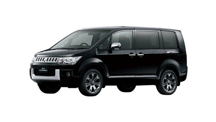 Юбилейный минивэн Mitsubishi Delica D:5 Chamonix 10th Anniversary Юбилейный минивэн Mitsubishi Delica D:5 Chamonix 10th Anniversary