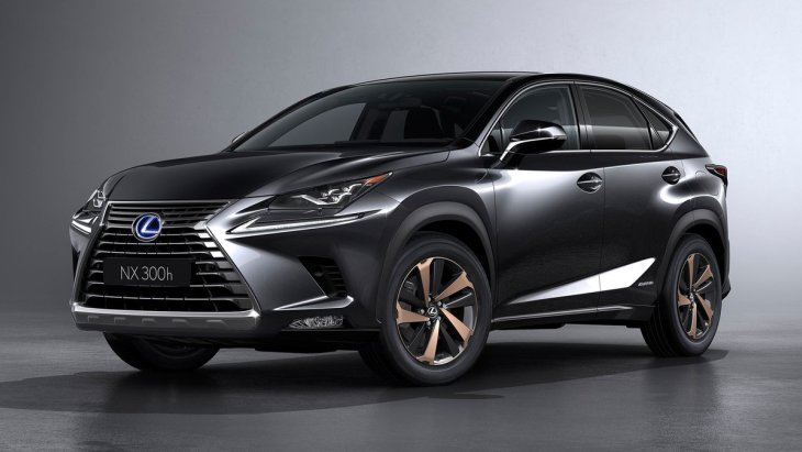 Обновлённый кроссовер Lexus NX 300h
