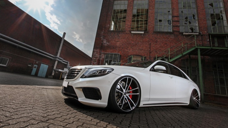 700-сильный седан Mercedes-AMG S63 by Inden Design 700-сильный седан Mercedes-AMG S63 by Inden Design