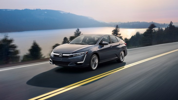 Гибридный седан Honda Clarity Plug-in Hybrid