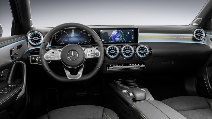 Интерьер Mercedes-Benz A-Class нового поколения