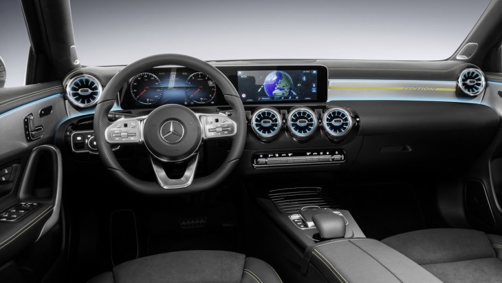 Интерьер Mercedes-Benz A-Class нового поколения Интерьер Mercedes-Benz A-Class нового поколения
