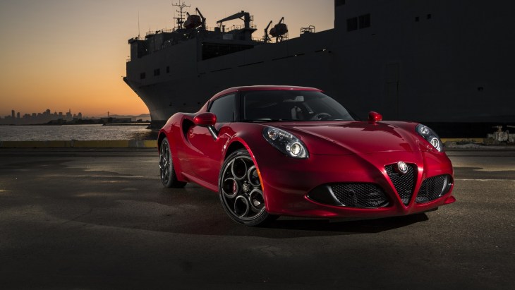 Купе Alfa Romeo 4C актуального поколения