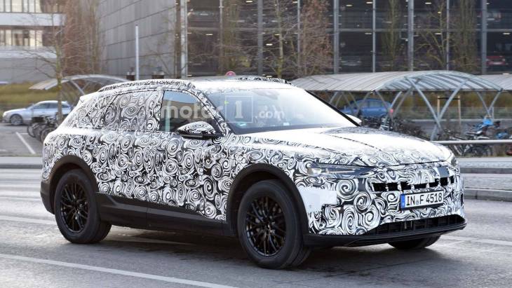 Прототип электрического кроссовера Audi E-Tron Quattro Прототип электрического кроссовера Audi E-Tron Quattro