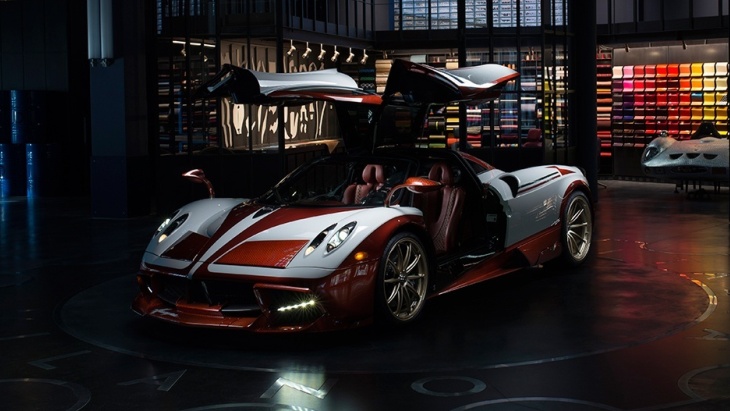 Эксклюзивный суперкар Pagani Huayra Lampo