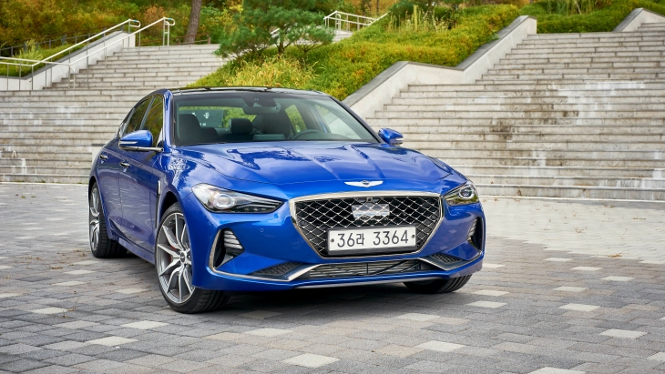 Компактный седан Genesis G70