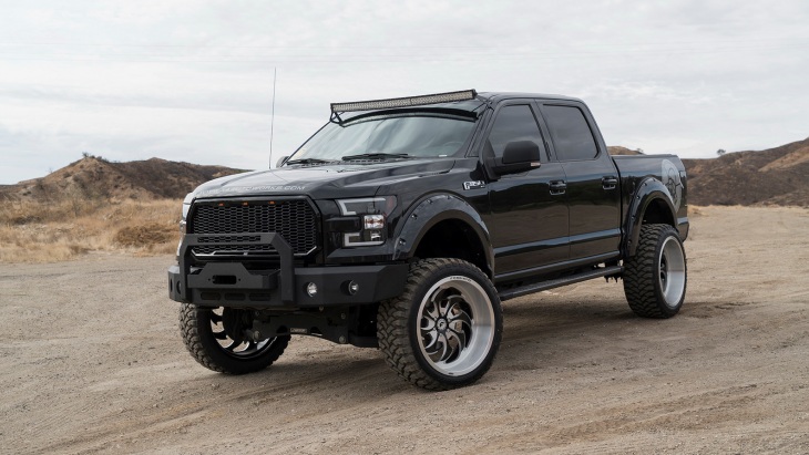 Тюнингованный пикап Ford F-150