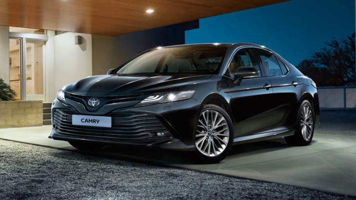 Седан Toyota Camry нового поколения
