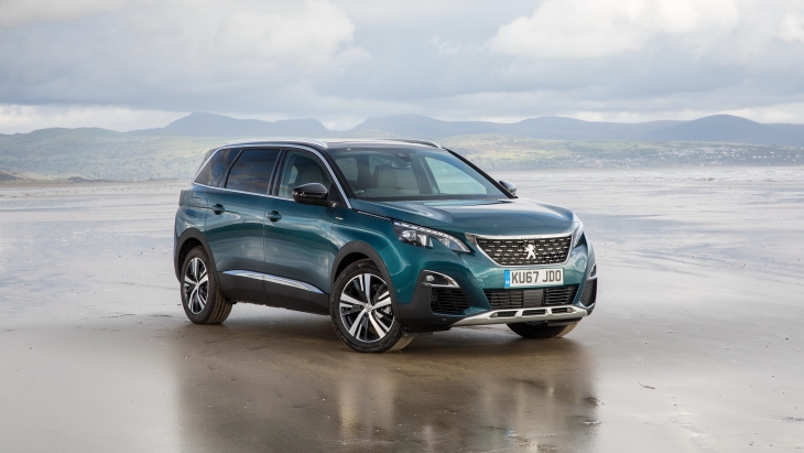 Кроссовер Peugeot 5008 нового поколения