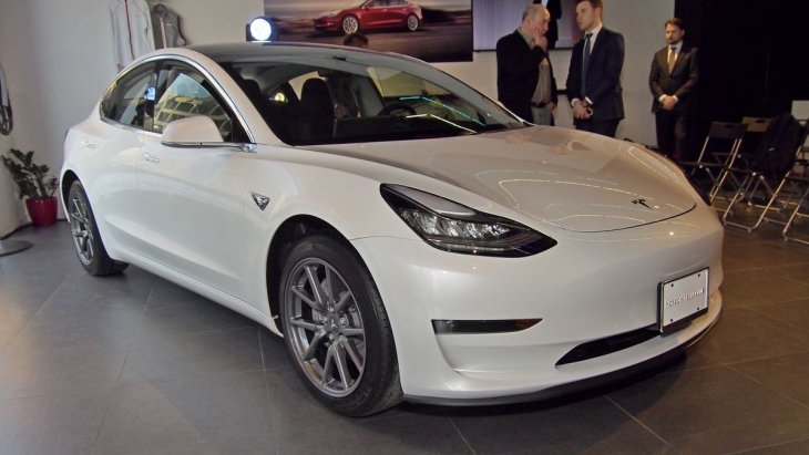 Электрокар Tesla Model 3 Электрокар Tesla Model 3