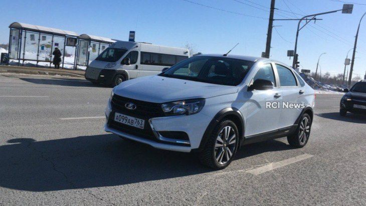 Прототип кросс-седана LADA Vesta Прототип кросс-седана LADA Vesta