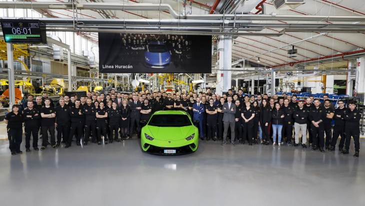 10-тысячный суперкар Lamborghini Huracan 10-тысячный суперкар Lamborghini Huracan