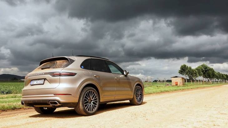 Гибридный внедорожник Porsche Cayenne E-Hybrid