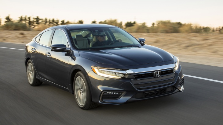 Серийный гибридный седан Honda Insight 2019 модельного года