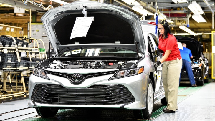 Седан Toyota Camry нового поколения Седан Toyota Camry нового поколения