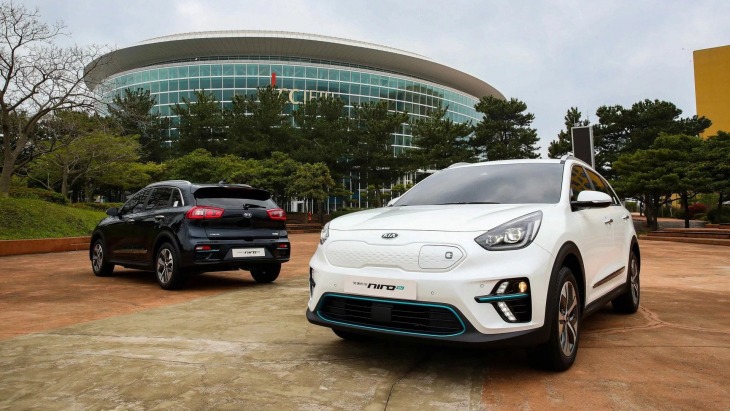 Серийный электрический кроссовер KIA Niro EV 