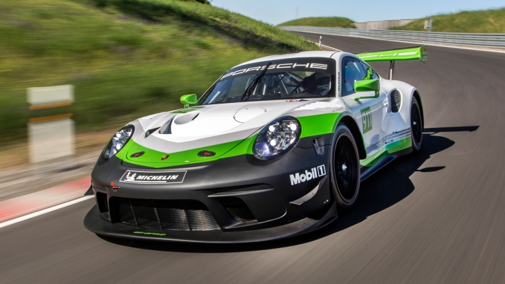 Обновлённое гоночное купе Porsche 911 GT3 R Обновлённое гоночное купе Porsche 911 GT3 R