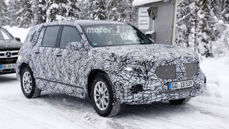 Тестовый прототип компактного внедорожника Mercedes-Benz GLB Тестовый прототип компактного внедорожника Mercedes-Benz GLB