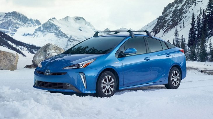 Toyota Prius 2019 в полноприводном исполнении