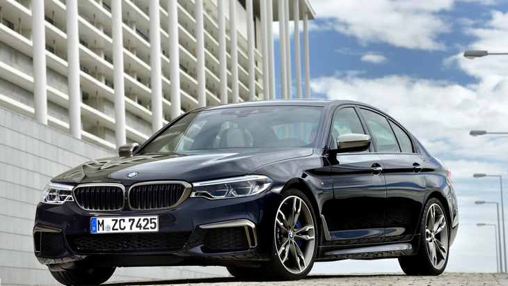 BMW M550i xDrive BMW M550i xDrive