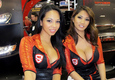 Девушки с тюнинг-выставки SEMA 2011