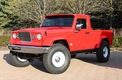Еще один ретро-концепт Jeep J-12. Он должен напомнить о полноразмерном пикапе Jeep Gladiator, вышедшем в 1962 году. В основе новинки лежит платформа модели Wrangler Unlimited