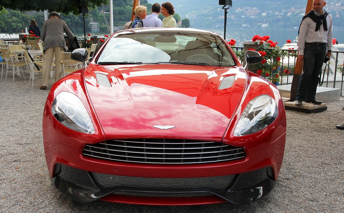 Aston Martin DBS 310