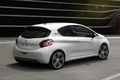 «Заряженный» Peugeot 208 GTi