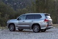 Lexus LX 2016