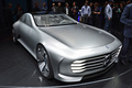 <strong>6 место</strong> — <A href='http://www.livecars.ru/photo/2015/09/16/mercedes-benz-concept-iaa/' class=link target='_blank'>Mercedes-Benz IAA Concept</A> <p>Нет, вам не почудилось. Эта же самая модель заняла первую строчку в нашем рейтинге самых интересных концепт-каров года. Но сколь завораживающе выглядит меняющаяся на глазах хвостовая часть кузова IAA, столь же и пугающе – передняя часть с «мордой» то ли рыбы-молота, то ли слепой землеройки.