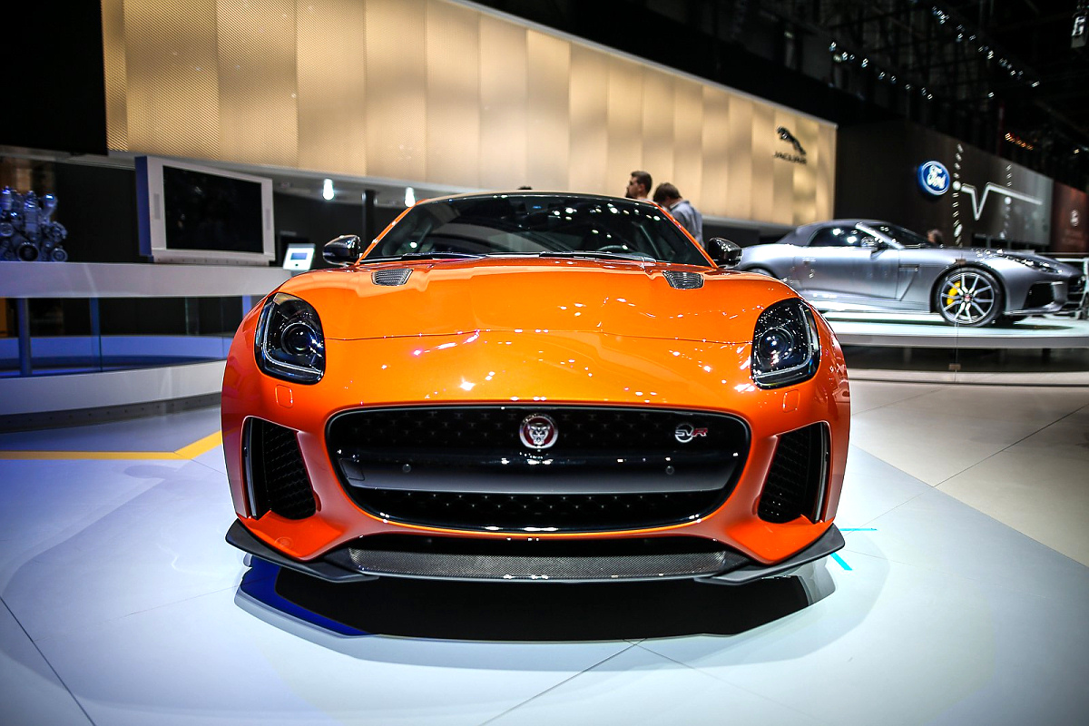 Jaguar f Type SVR 2017