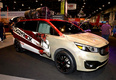Автономноуправляемая звукозаписывающая студия на колесах <strong>Kia School of Rock Sedona</strong>. Внутри — микрофон, цифровая диджейская установка, два больших монитора и системы для хранения гитар и других музыкальных инструментов