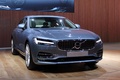 Универсал <A href='https://www.livecars.ru/photo/2016/02/18/volvo_v90/' class=link target='_blank'>Volvo V90</A> <p> Место премьеры – автосалон в Женеве (универсал, март 2016 года), специальное мероприятие в Стокгольме (седан, внедорожный универсал). <p>Претендент на звание автомобиля года в Европе и на победу в конкурсе NACToY («Североамериканский легковой автомобиль, внедорожник и пикап года»