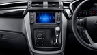 Обновлённый кроссовер Mahindra KUV100 NXT