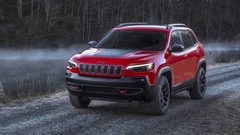 Обновлённый кроссовер Jeep Cherokee 2019 модельного года